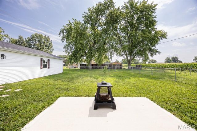 2309 S 6th Street, Fayetteville, IL 62258