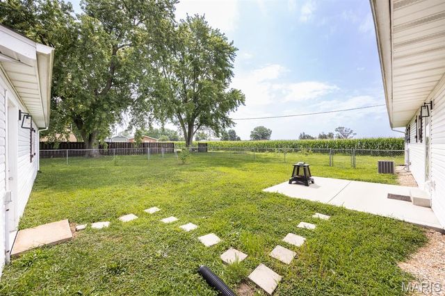 2309 S 6th Street, Fayetteville, IL 62258