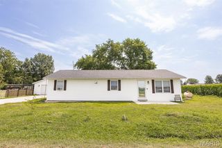 2309 S 6th Street, Fayetteville, IL 62258