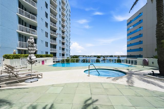 1551 N Flagler Drive LPH-16, West Palm Beach, FL 33401