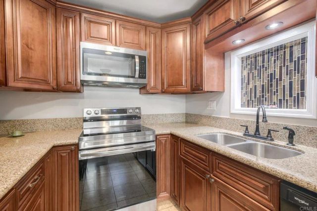 3472 Thunder Drive, Oceanside, CA 92056