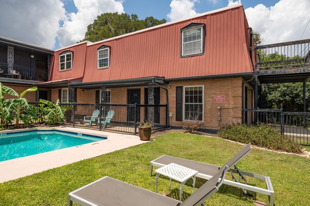 900 S Lamar BLVD 201, Austin, TX 78704
