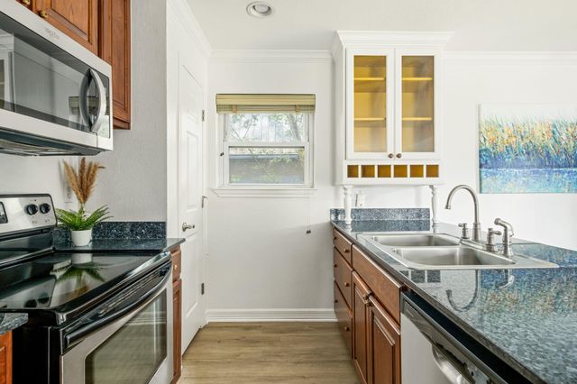 900 S Lamar BLVD 201, Austin, TX 78704