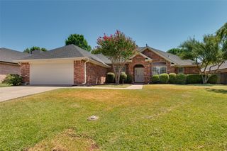 1708 Meadow Crest Lane, Mansfield, TX 76063