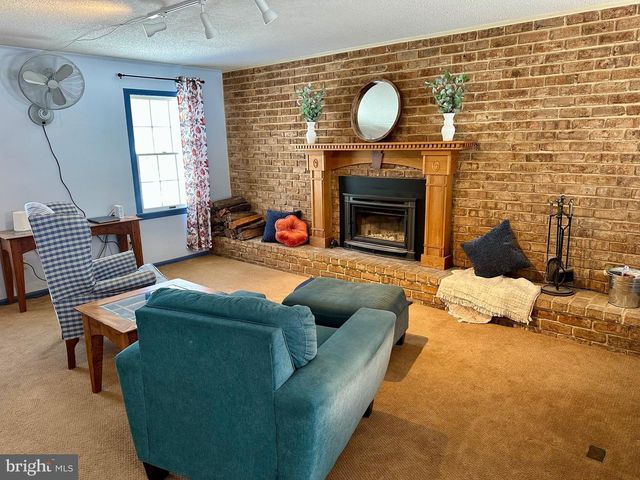 207 CANTERBURY DR, State College, PA 16803