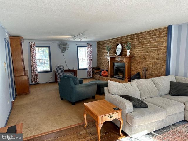 207 CANTERBURY DR, State College, PA 16803