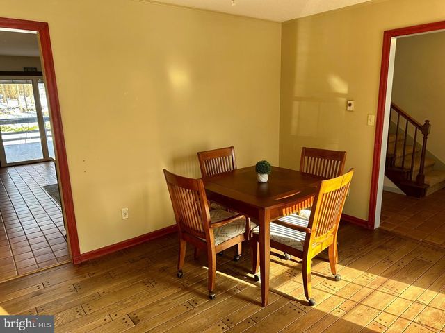 207 CANTERBURY DR, State College, PA 16803