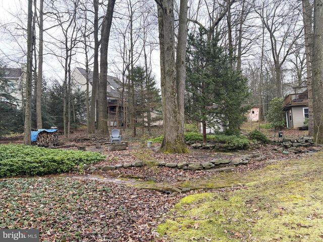 207 CANTERBURY DR, State College, PA 16803