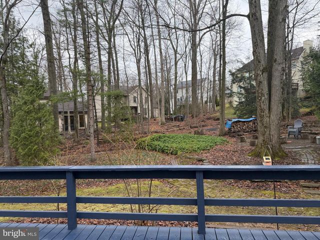 207 CANTERBURY DR, State College, PA 16803