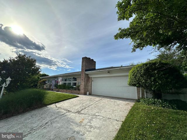 20 CITADEL DR, Camp Hill, PA 17011