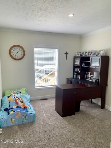 203 Meadowood Drive, Walbridge, OH 43465
