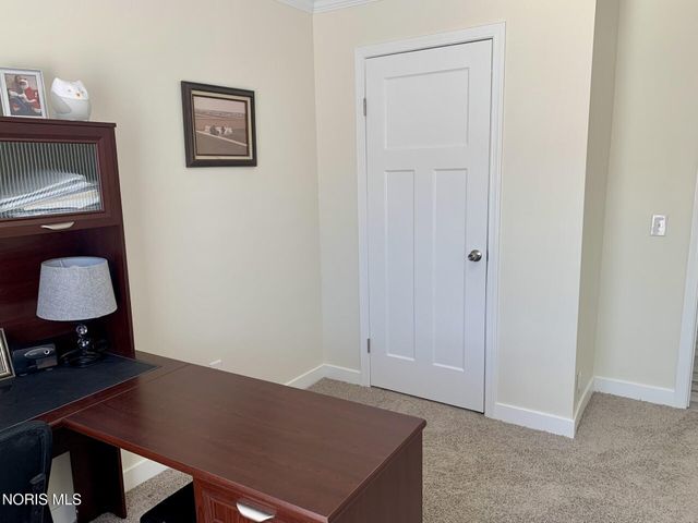 203 Meadowood Drive, Walbridge, OH 43465