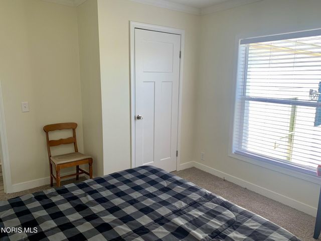 203 Meadowood Drive, Walbridge, OH 43465