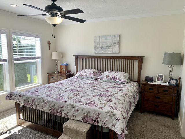 203 Meadowood Drive, Walbridge, OH 43465