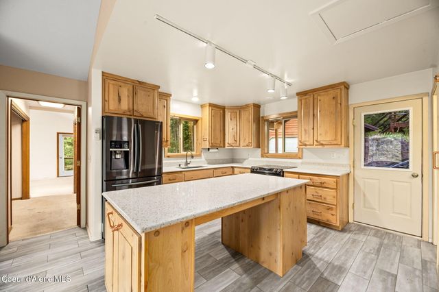 5671 E Wildlife TRL, Hayden, ID 83835