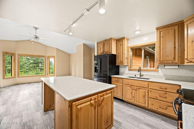 5671 E Wildlife TRL, Hayden, ID 83835