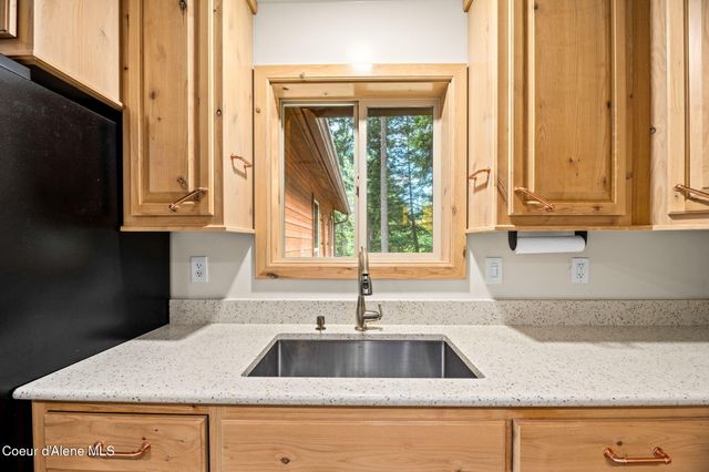 5671 E Wildlife TRL, Hayden, ID 83835