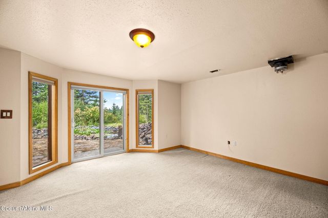 5671 E Wildlife TRL, Hayden, ID 83835