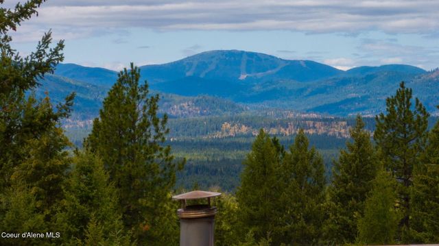 5671 E Wildlife TRL, Hayden, ID 83835