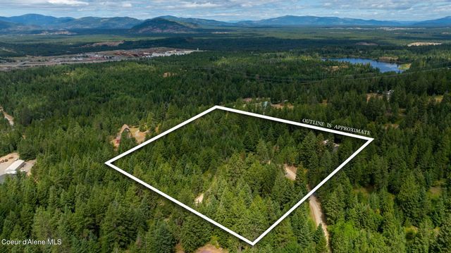 5671 E Wildlife TRL, Hayden, ID 83835