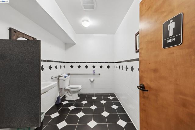 745 Buena Vista Avenue, Alameda, CA 94501