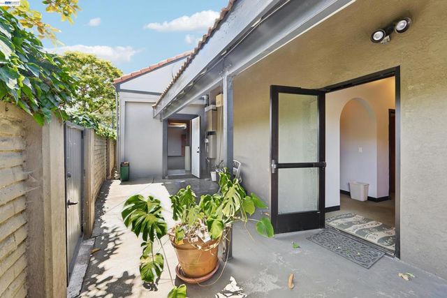 745 Buena Vista Avenue, Alameda, CA 94501