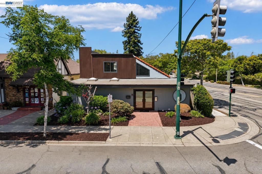 745 Buena Vista Avenue, Alameda, CA 94501