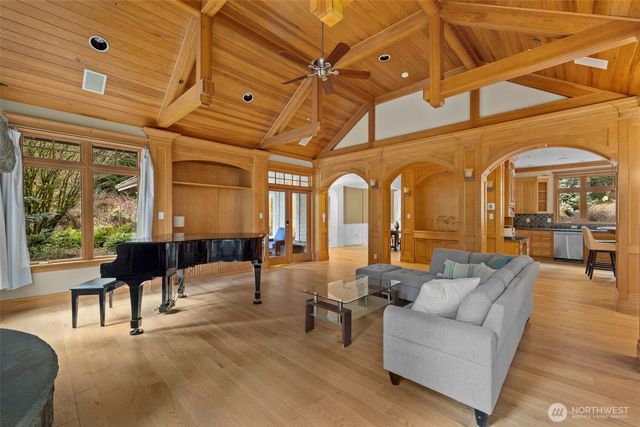 22025 NE 82nd Place, Redmond, WA 98053