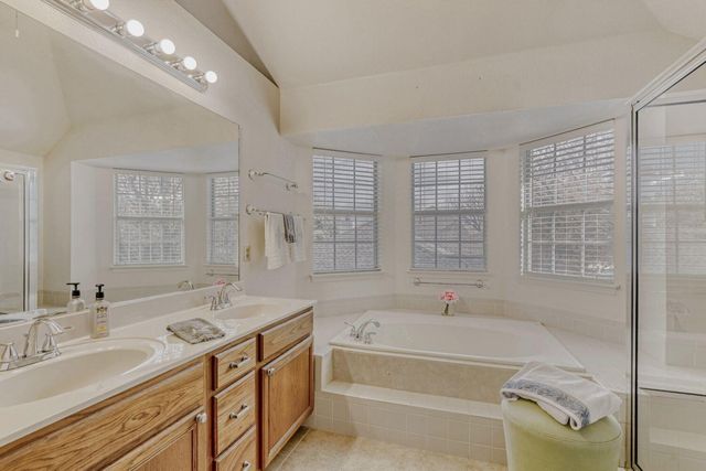 123 Parque Vista DR, Georgetown, TX 78626