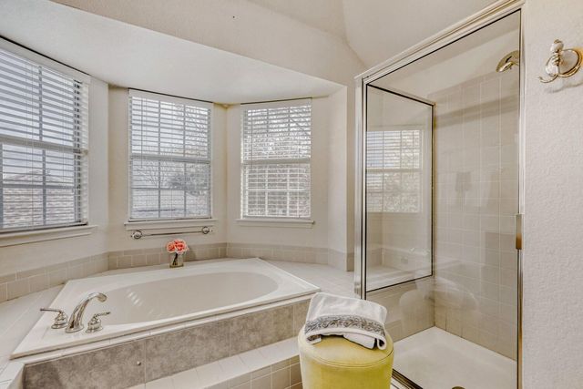 123 Parque Vista DR, Georgetown, TX 78626