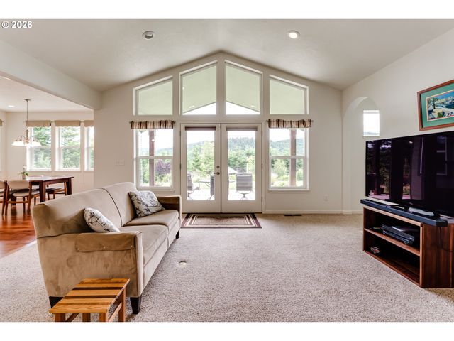38334 MCCAULEY RIDGE Dr, Springfield, OR 97478