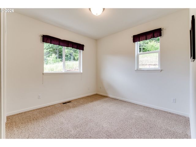 38334 MCCAULEY RIDGE Dr, Springfield, OR 97478