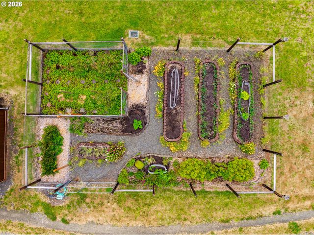 38334 MCCAULEY RIDGE Dr, Springfield, OR 97478