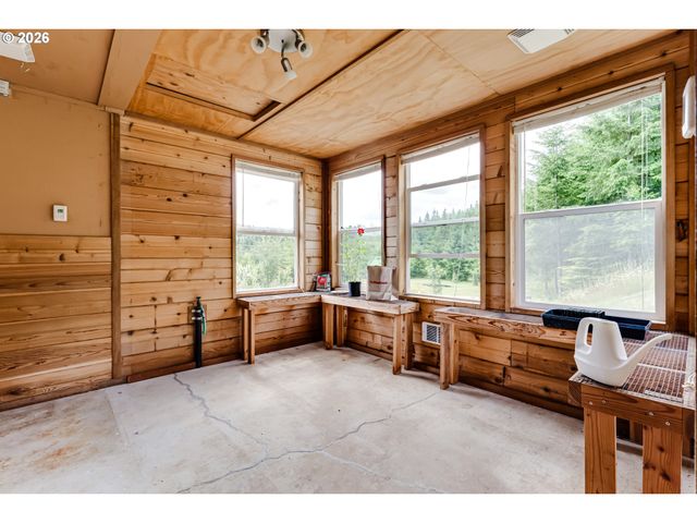38334 MCCAULEY RIDGE Dr, Springfield, OR 97478