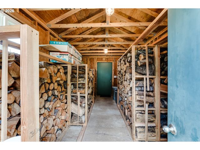 38334 MCCAULEY RIDGE Dr, Springfield, OR 97478