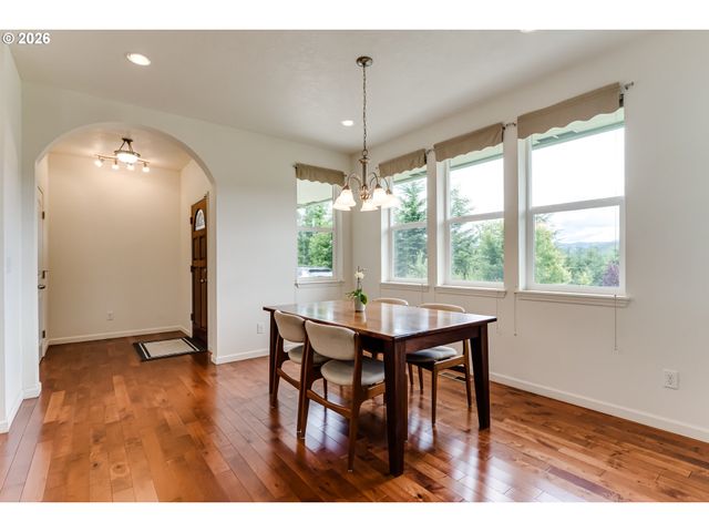 38334 MCCAULEY RIDGE Dr, Springfield, OR 97478