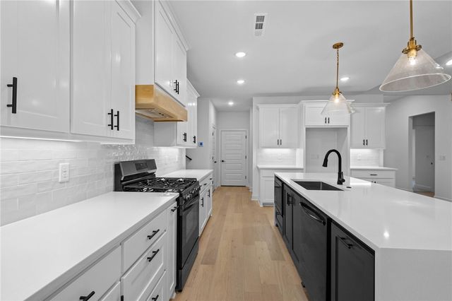 17 Dirleton Drive, Bella Vista, AR 72715