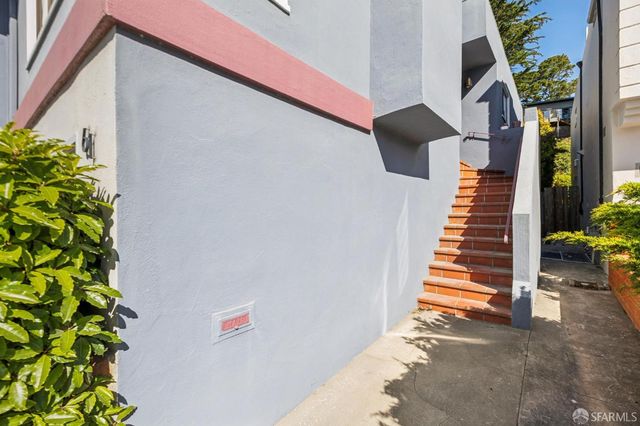 61 Clairview Court, San Francisco, CA 94131