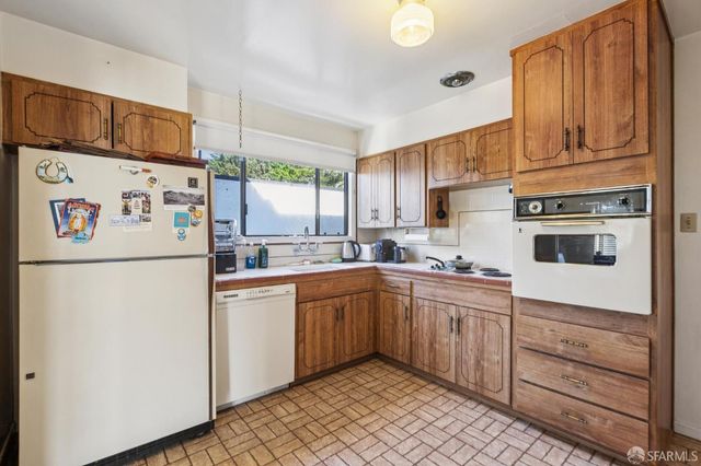 61 Clairview Court, San Francisco, CA 94131