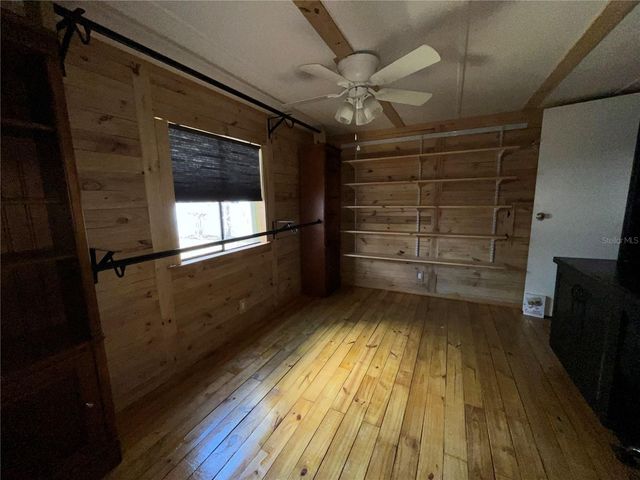 124 W PARKER AVENUE, Bushnell, FL 33513