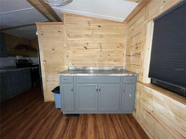 124 W PARKER AVENUE, Bushnell, FL 33513