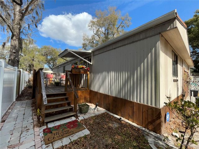 124 W PARKER AVENUE, Bushnell, FL 33513