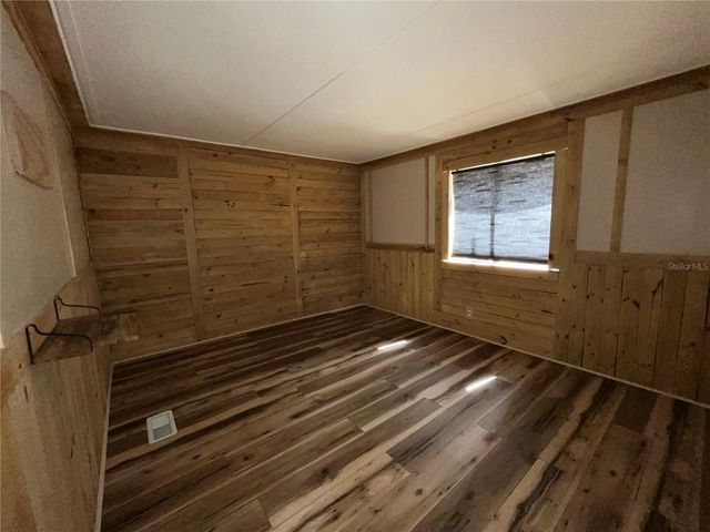 124 W PARKER AVENUE, Bushnell, FL 33513