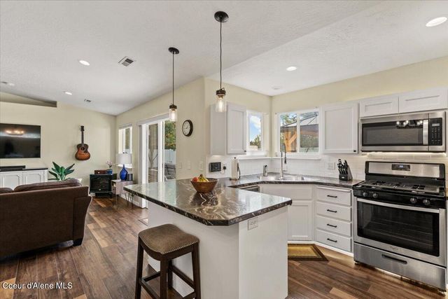 1944 W Ridgemont AVE, Hayden, ID 83835