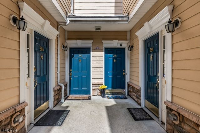 28 Forshee Cir, Montvale Boro, NJ 07645