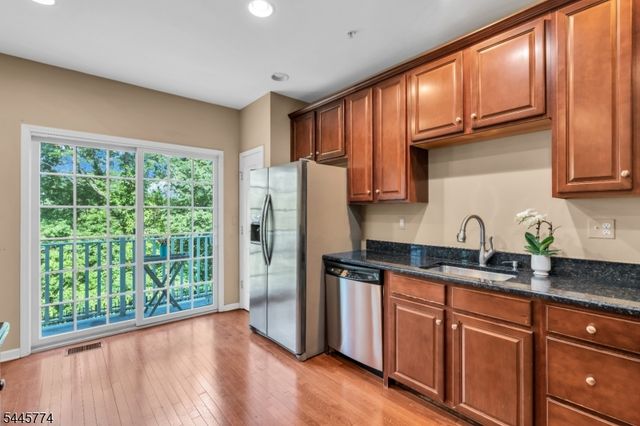 28 Forshee Cir, Montvale Boro, NJ 07645