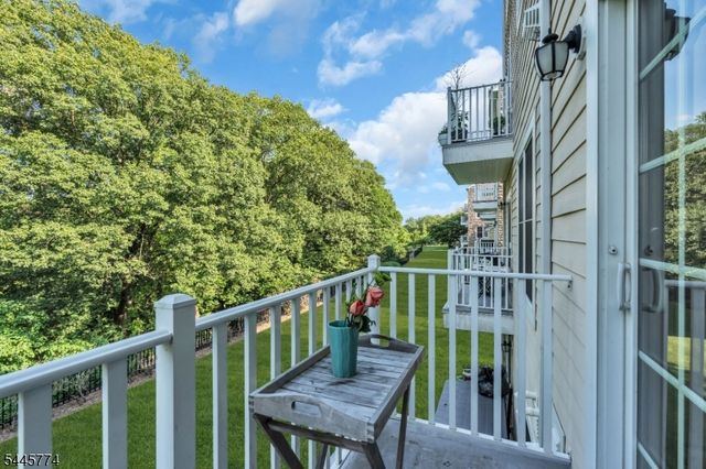 28 Forshee Cir, Montvale Boro, NJ 07645