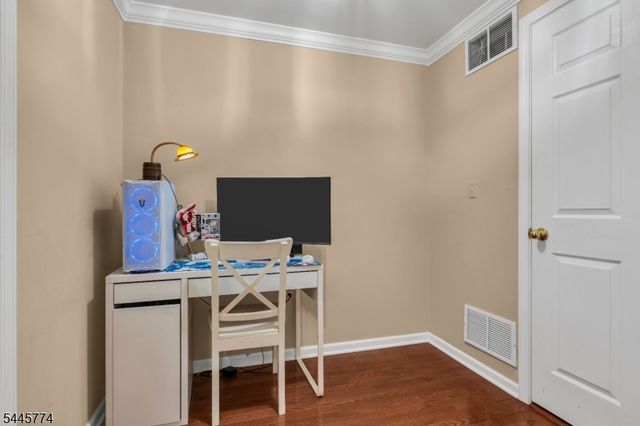28 Forshee Cir, Montvale Boro, NJ 07645