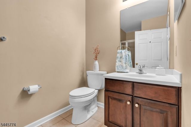 28 Forshee Cir, Montvale Boro, NJ 07645