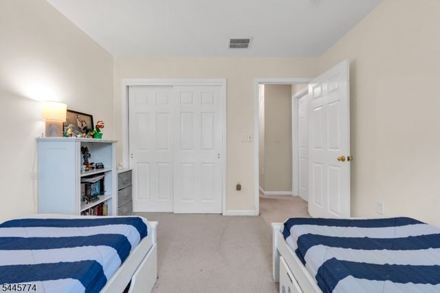 28 Forshee Cir, Montvale Boro, NJ 07645